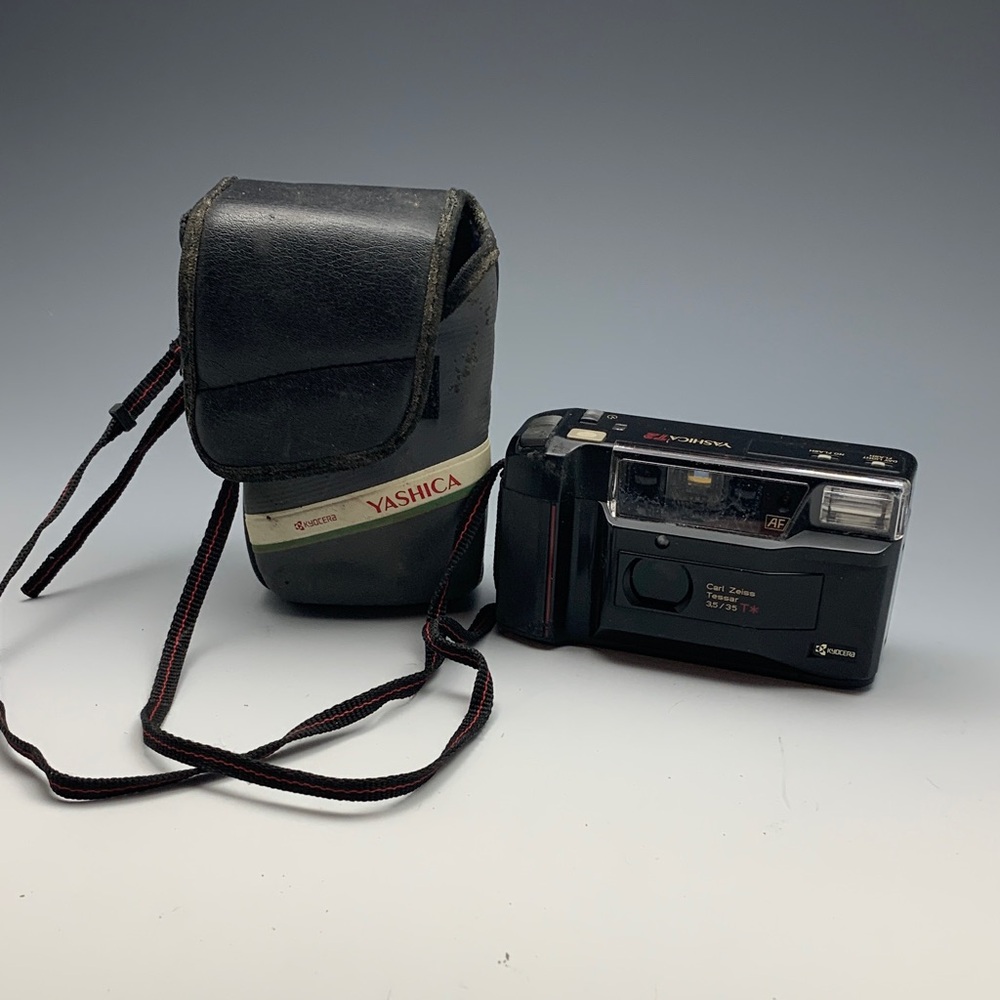 Yashica T2 35/3.5 Tessar Zeus’s T*lens Kyocera point &shoot 35 mm film camera
